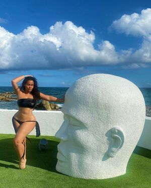Roxana Díaz download